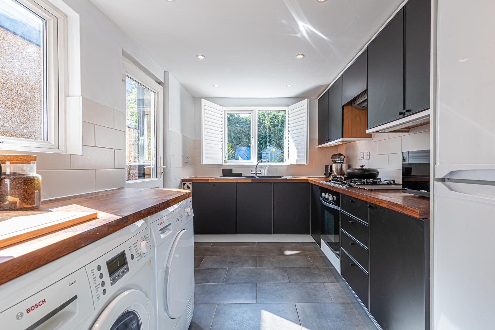2 bedroom Terraced House to rent - Martyn Gerrard