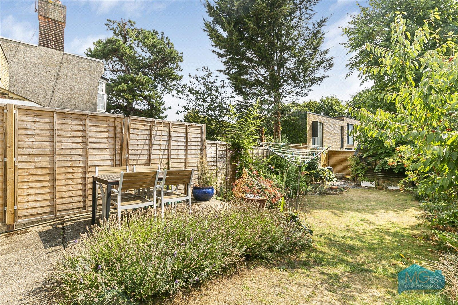 2 bedroom Apartment to rent - Martyn Gerrard