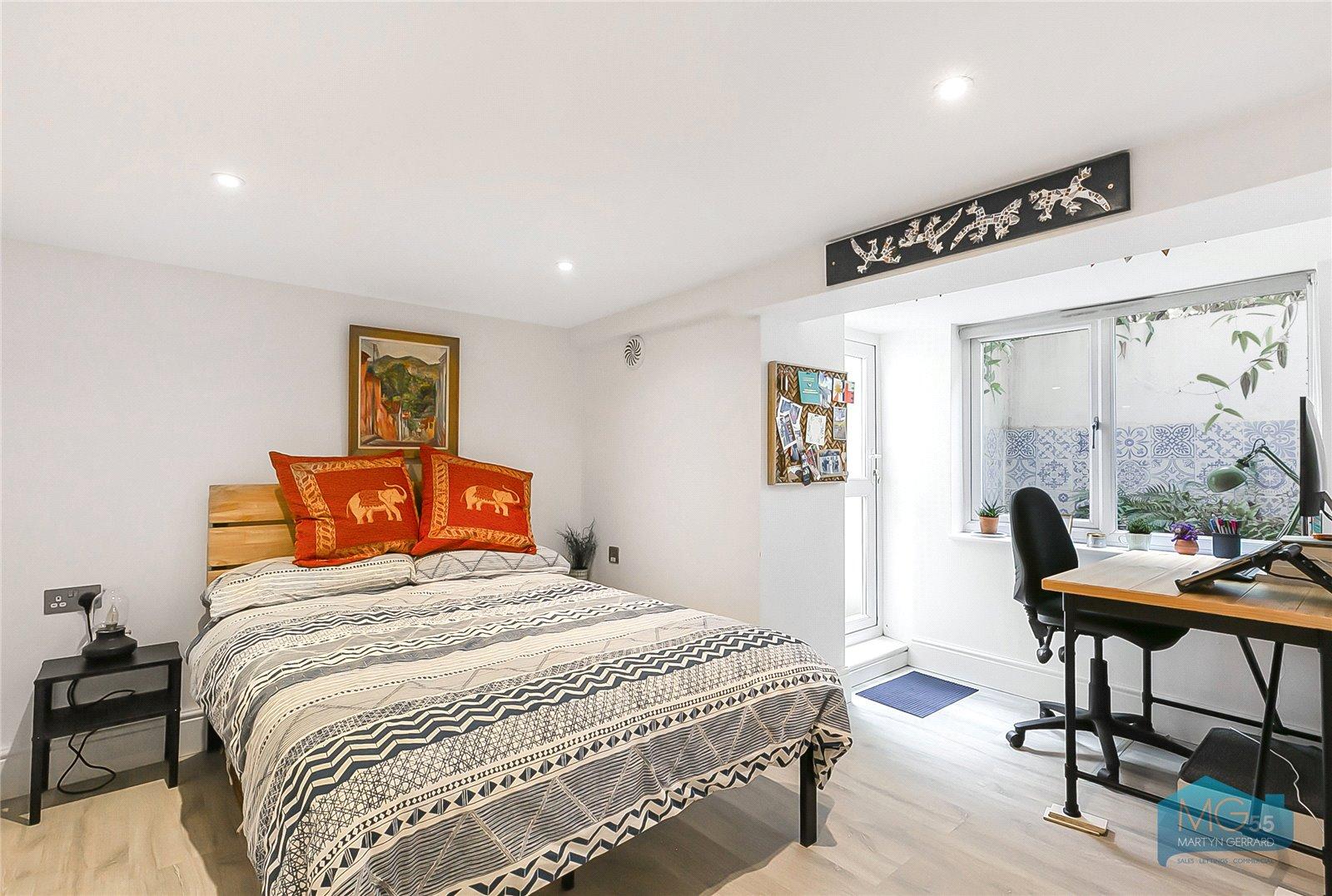 2 bedroom Apartment to rent - Martyn Gerrard