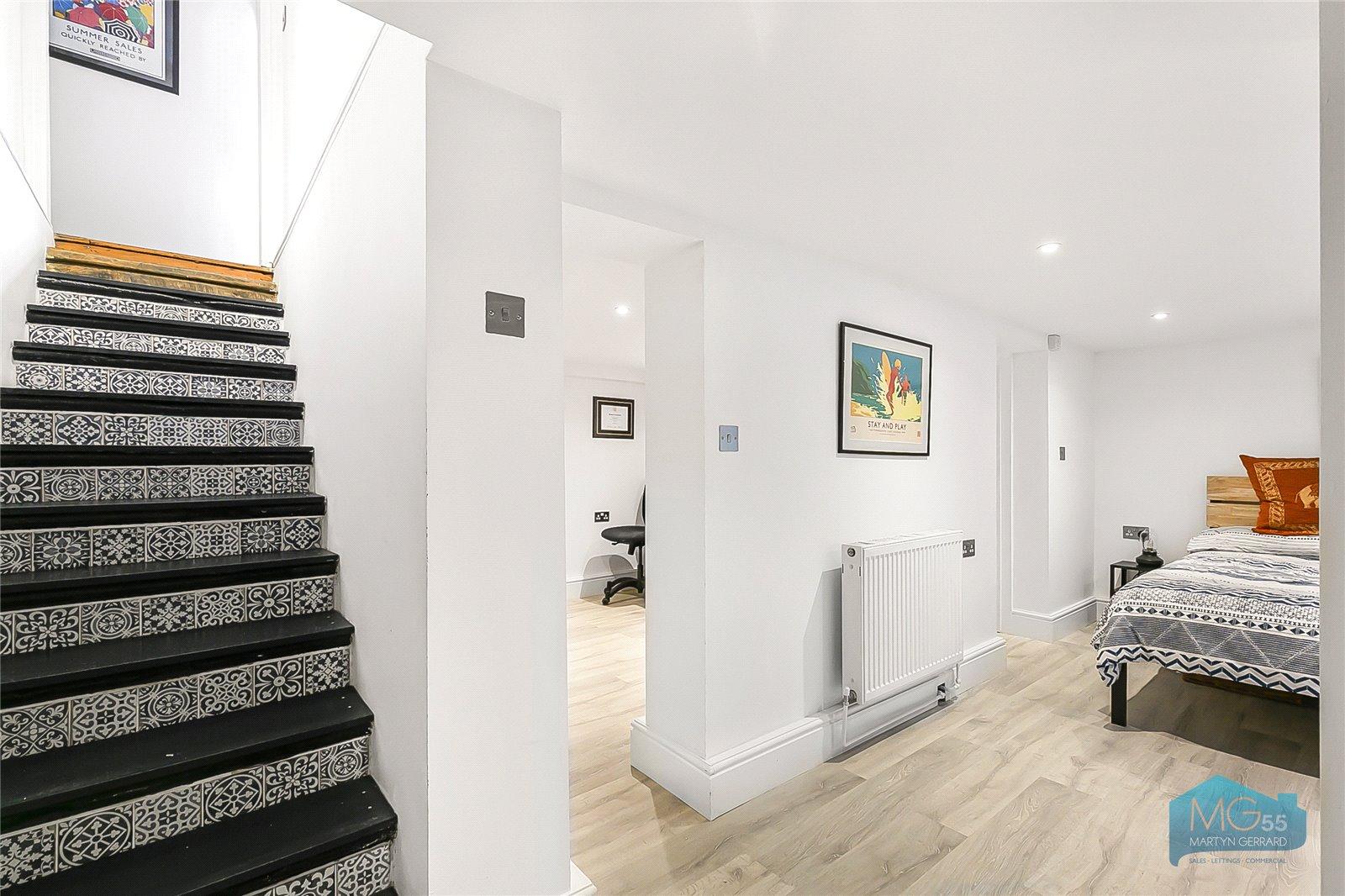 2 bedroom Apartment to rent - Martyn Gerrard