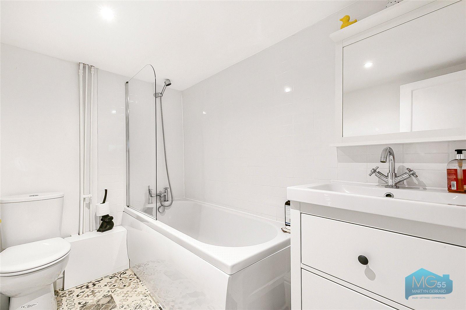 2 bedroom Apartment to rent - Martyn Gerrard
