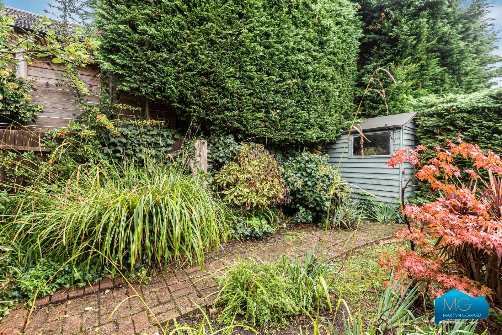 4 bedroom Semi-Detached House to rent - Martyn Gerrard