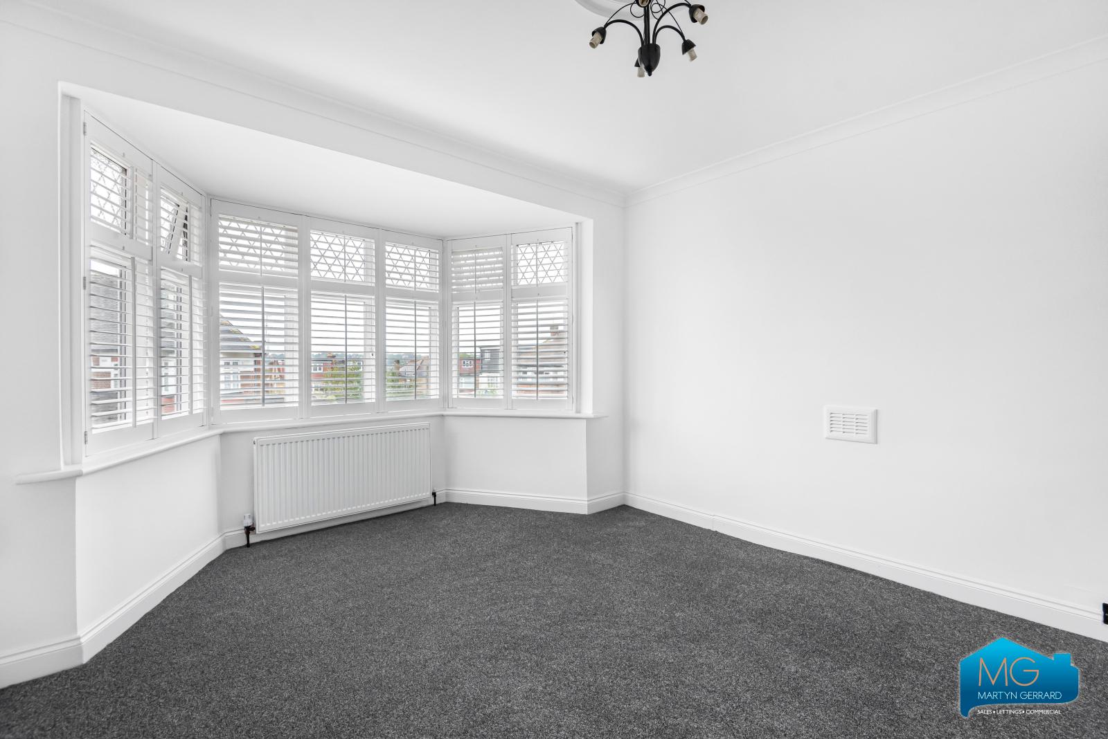 4 bedroom Semi-Detached House to rent - Martyn Gerrard
