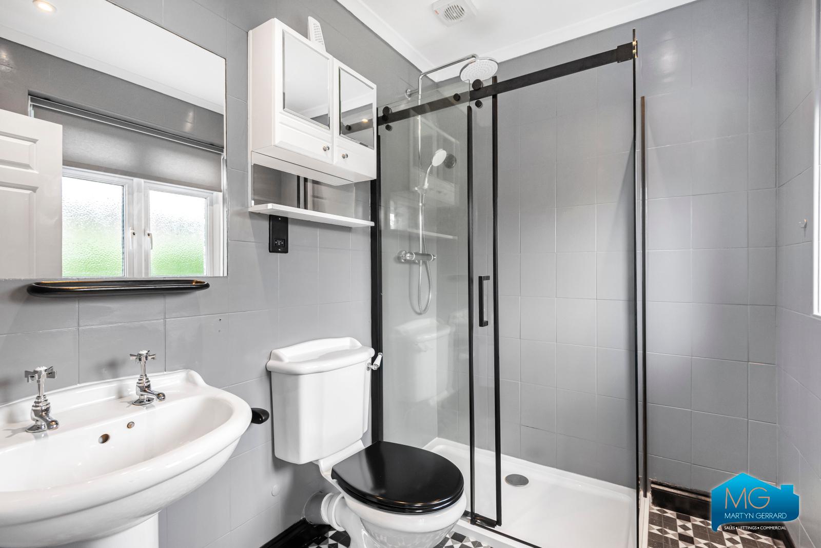 4 bedroom Semi-Detached House to rent - Martyn Gerrard