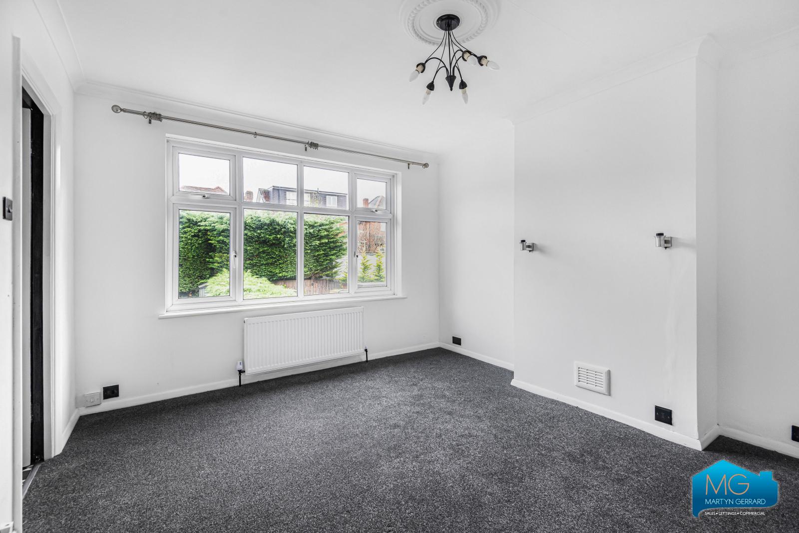4 bedroom Semi-Detached House to rent - Martyn Gerrard