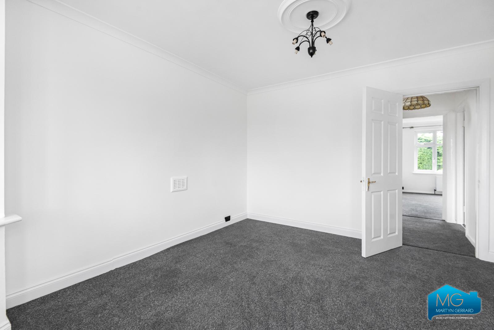 4 bedroom Semi-Detached House to rent - Martyn Gerrard