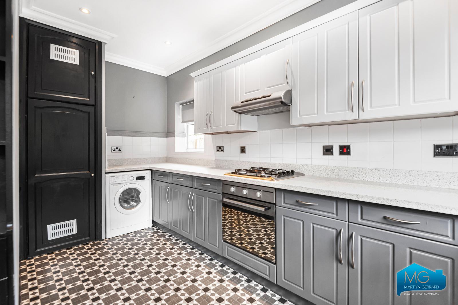 Monkfrith Close, Southgate, London, N14+ - Martyn Gerrard