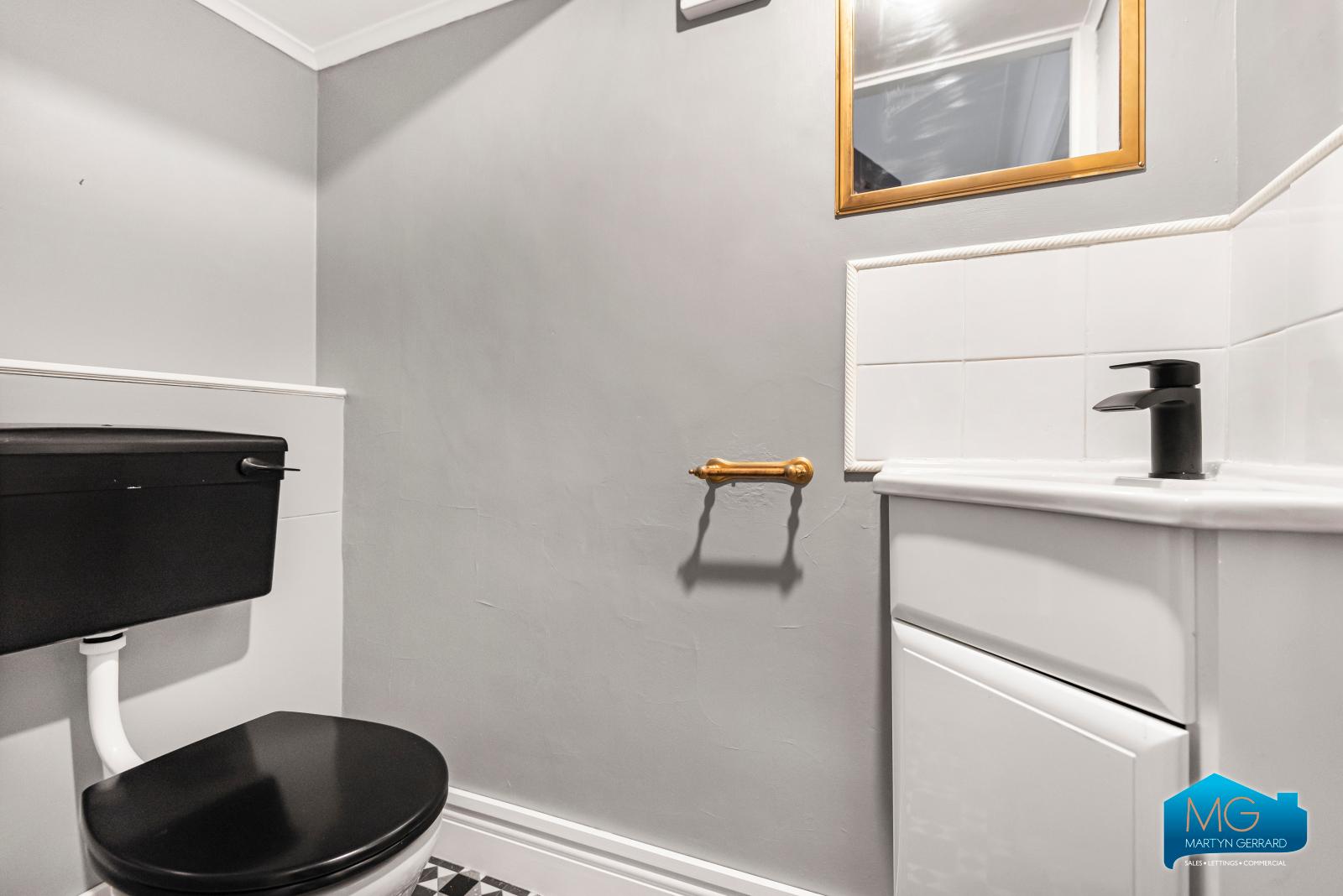 4 bedroom Semi-Detached House to rent - Martyn Gerrard