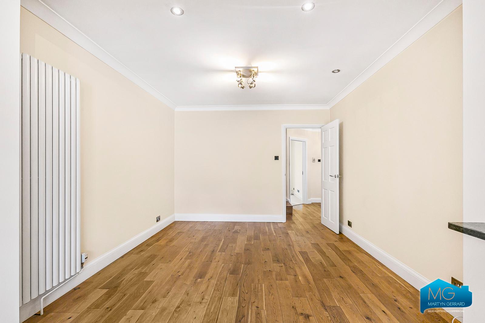 Osidge Lane, Southgate, London, N14+ - Martyn Gerrard