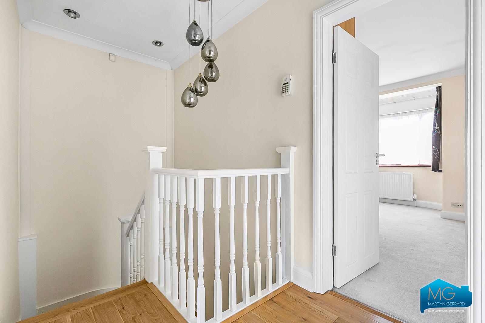 3 bedroom Semi-Detached House to rent - Martyn Gerrard