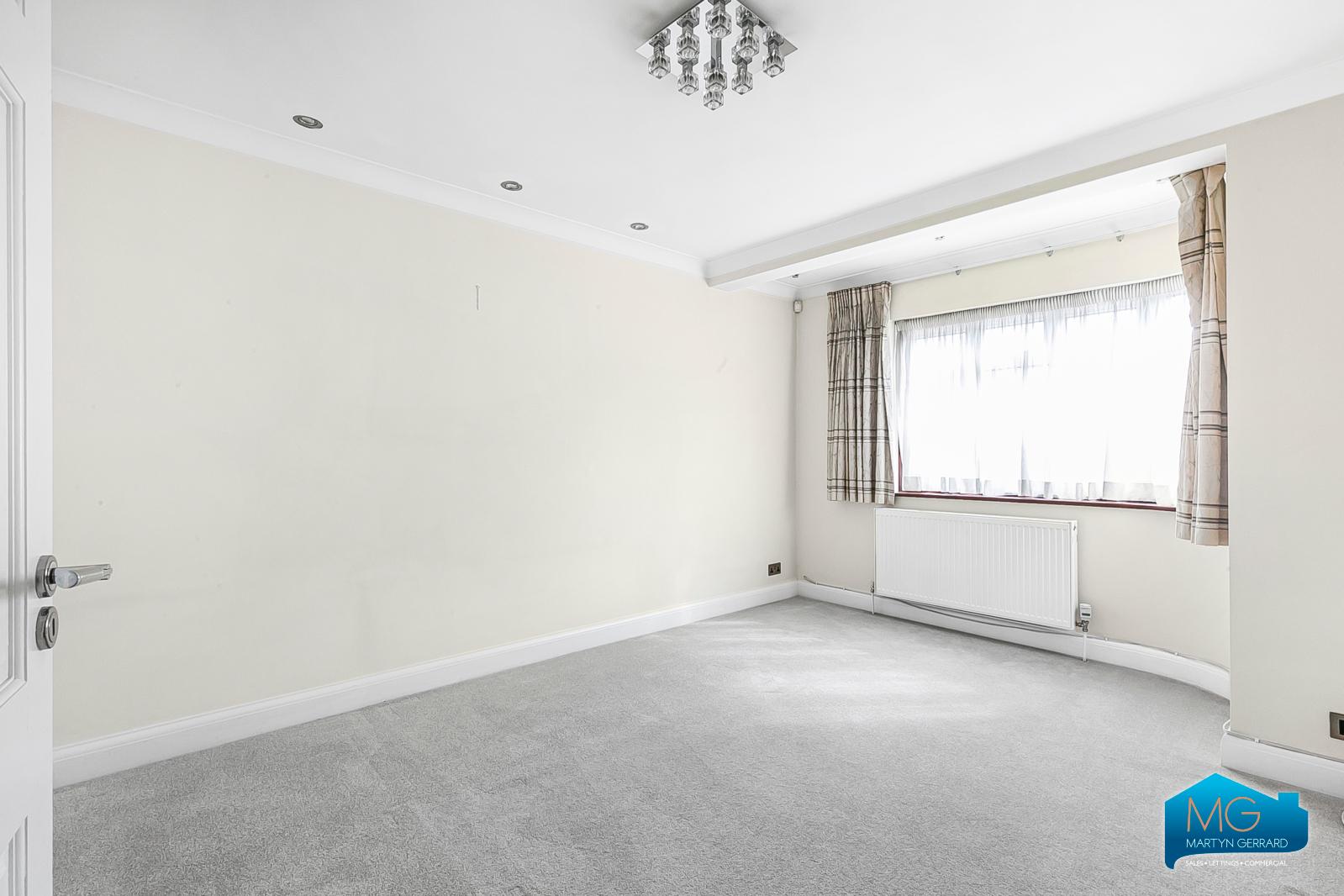 3 bedroom Semi-Detached House to rent - Martyn Gerrard