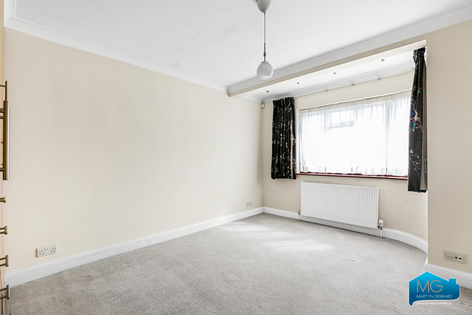 3 bedroom Semi-Detached House to rent - Martyn Gerrard