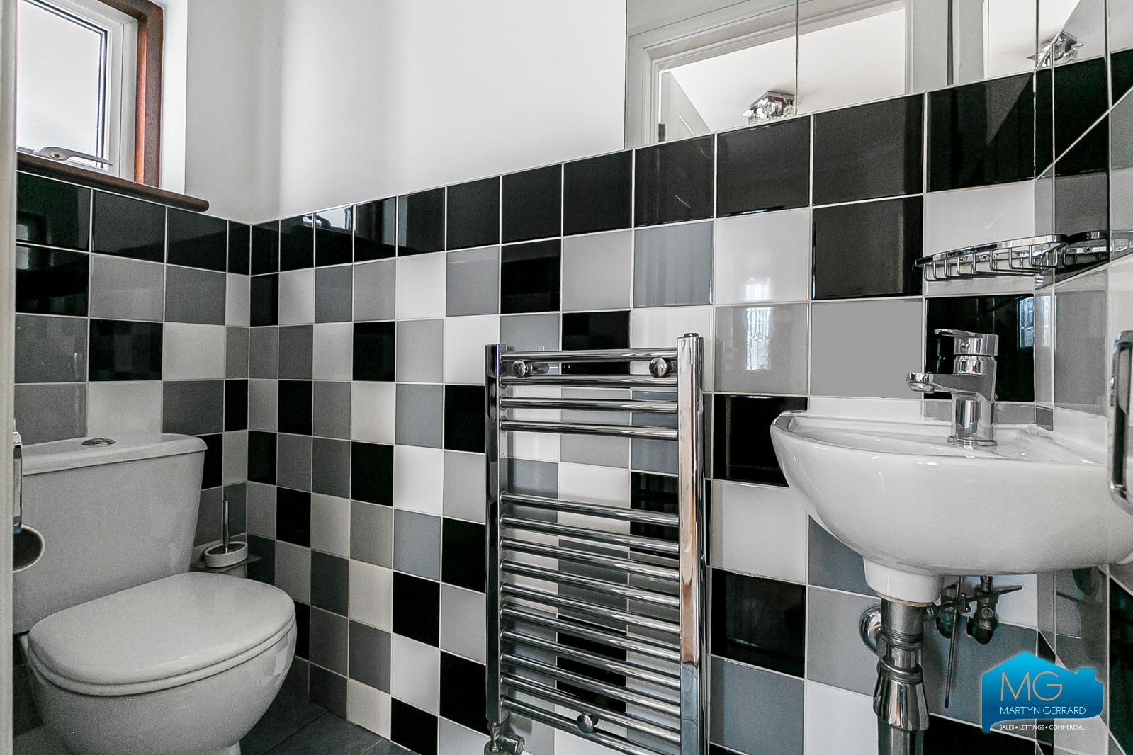 3 bedroom Semi-Detached House to rent - Martyn Gerrard