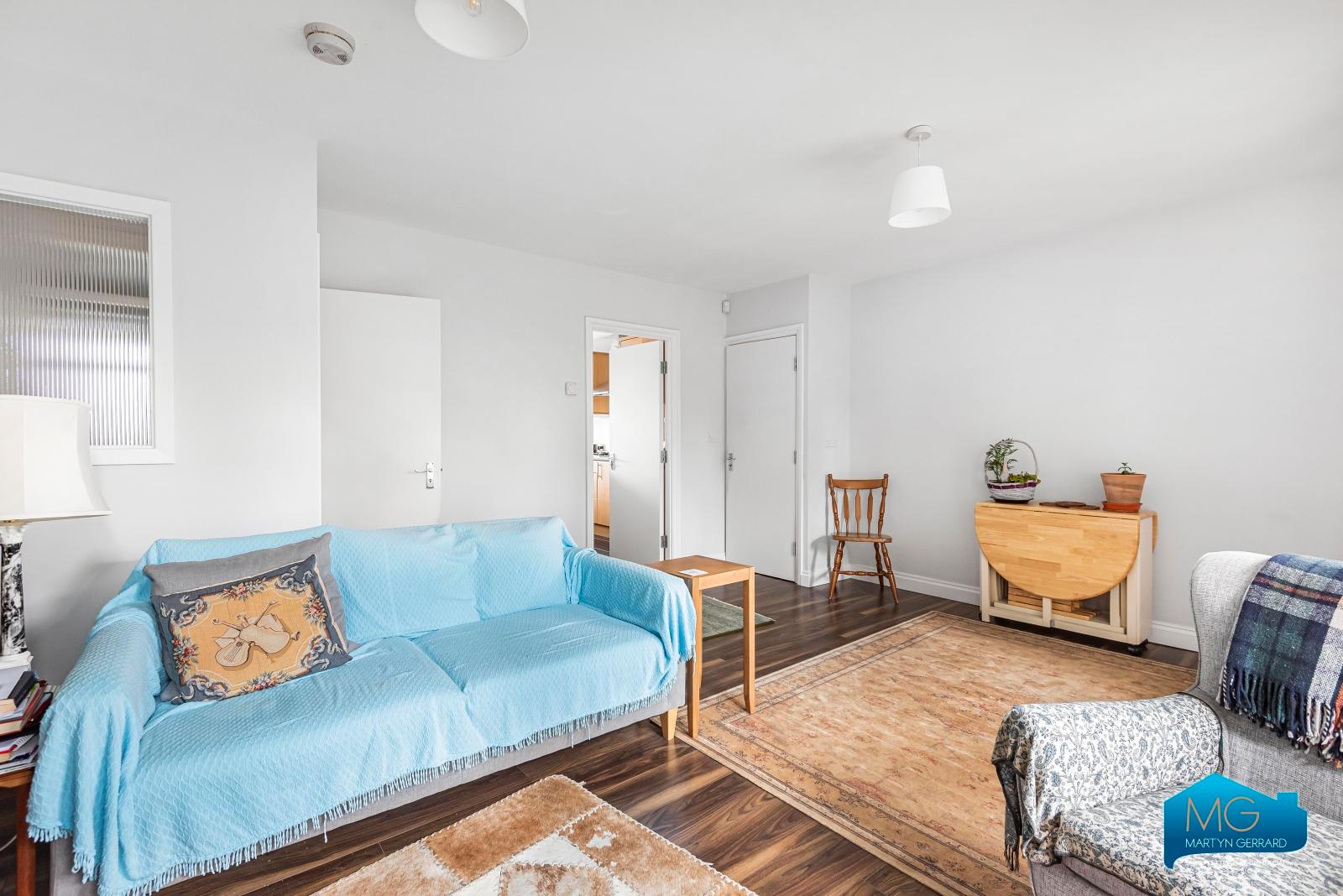 2 bedroom Apartment to rent - Martyn Gerrard