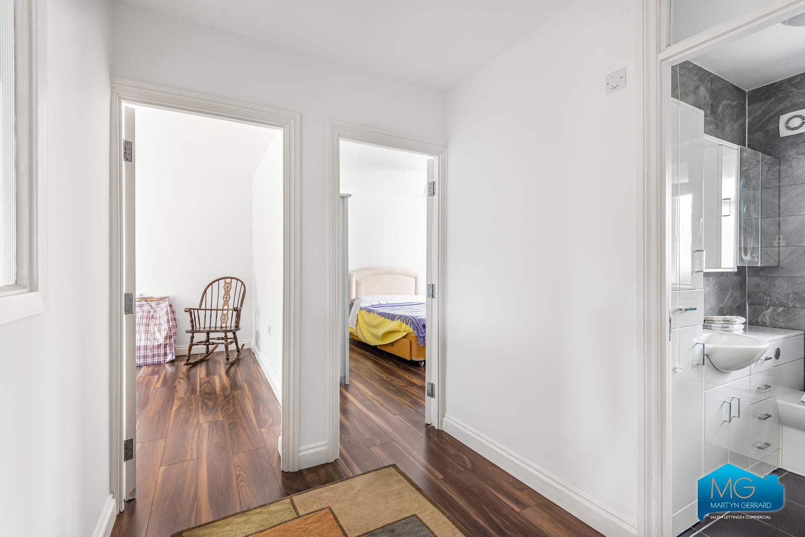 2 bedroom Apartment to rent - Martyn Gerrard