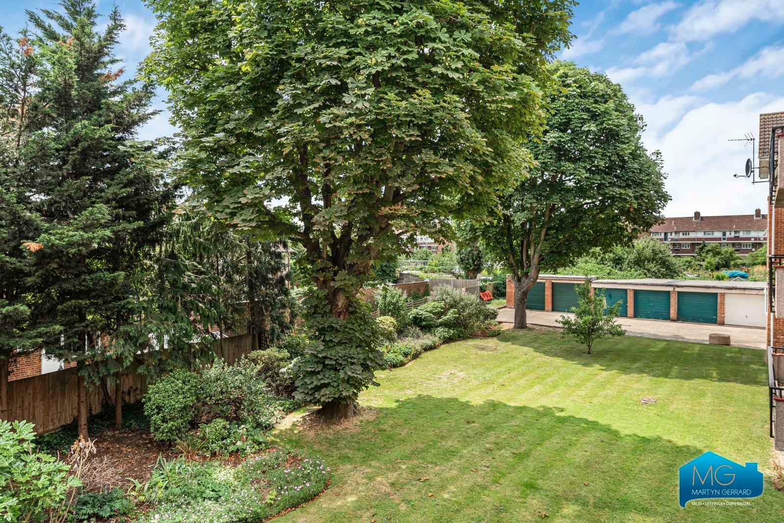 2 bedroom Apartment to rent - Martyn Gerrard