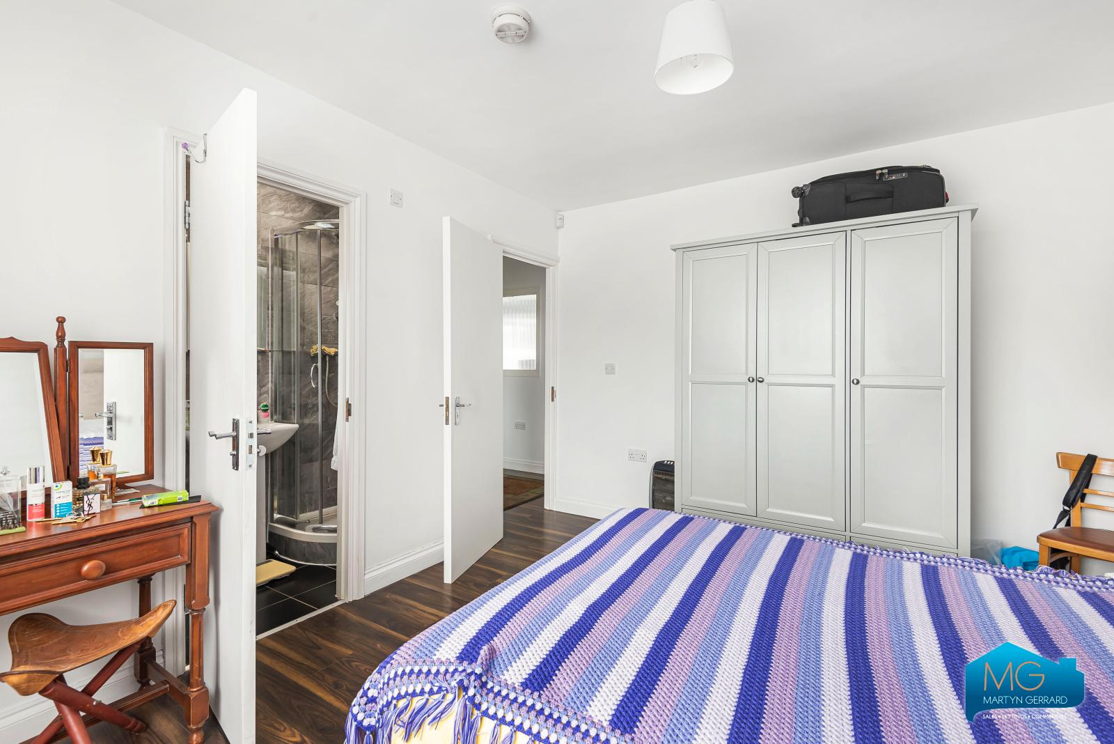 2 bedroom Apartment to rent - Martyn Gerrard