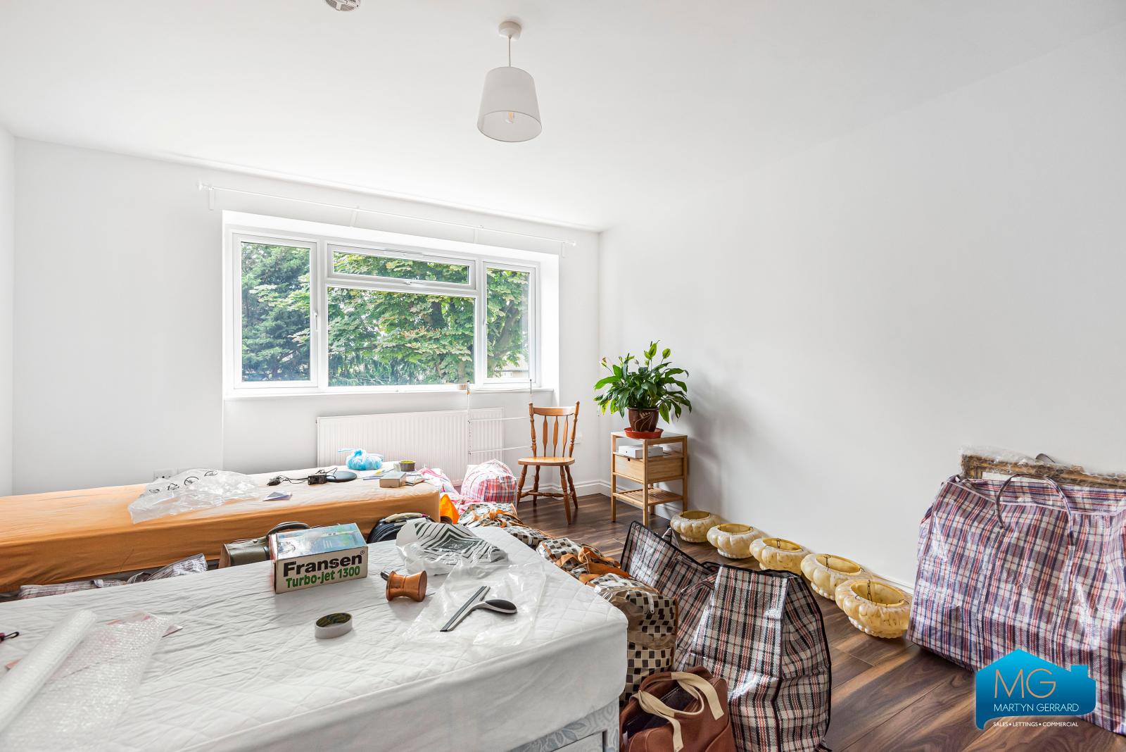 2 bedroom Apartment to rent - Martyn Gerrard