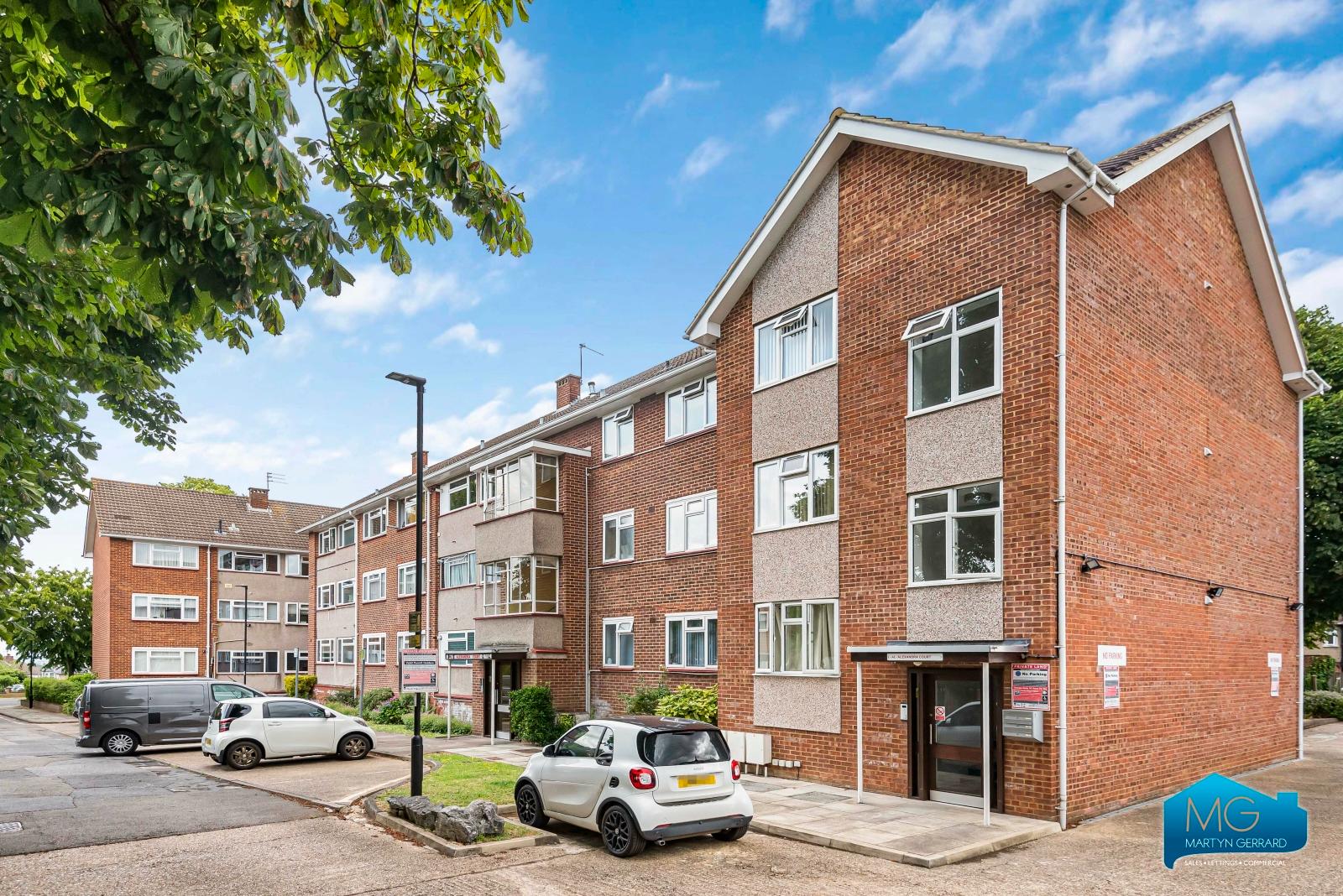 2 bedroom Apartment to rent - Martyn Gerrard