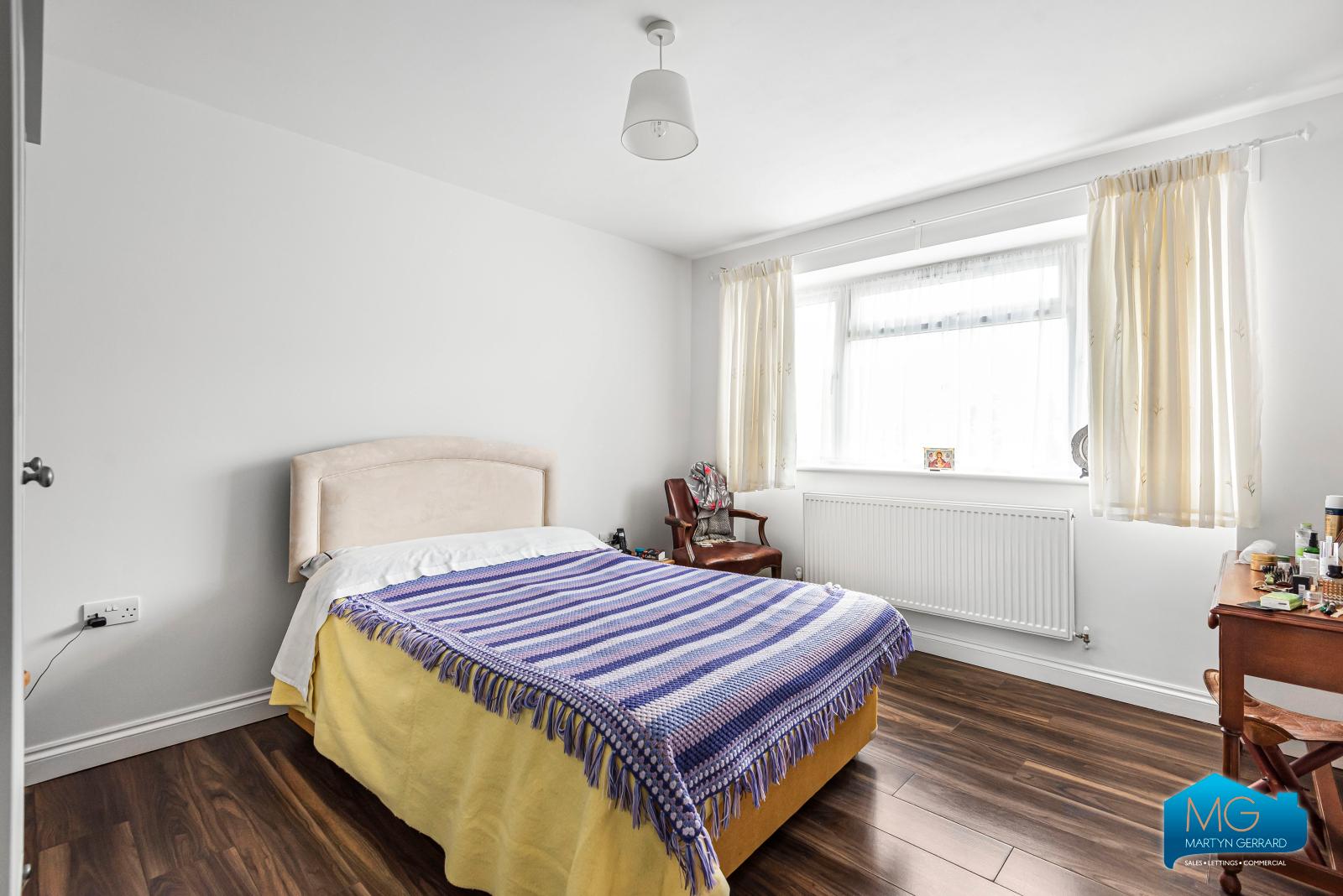 2 bedroom Apartment to rent - Martyn Gerrard
