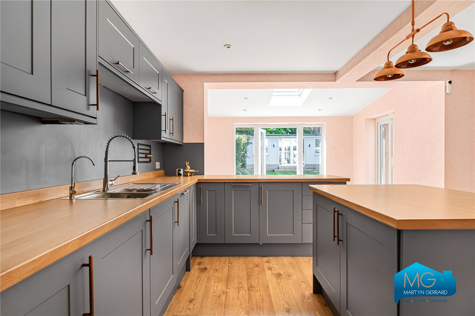 De Bohun Avenue, Southgate, London, N14+  - Martyn Gerrard