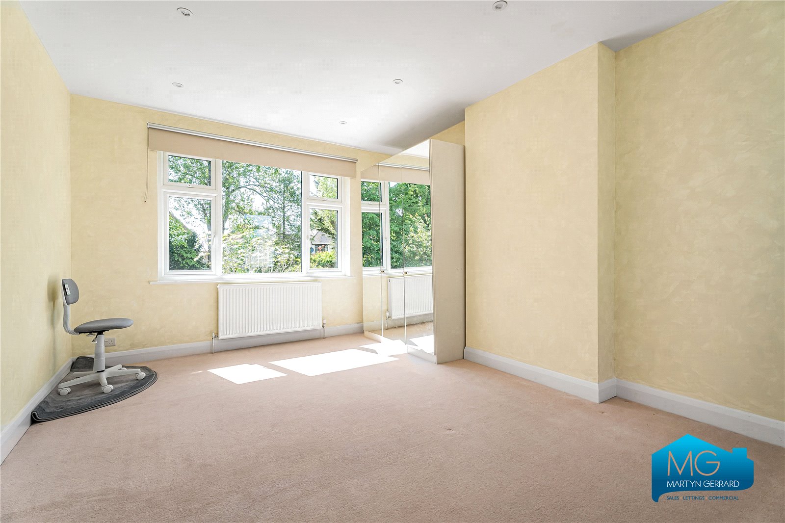 3 bedroom Semi-Detached House to rent - Martyn Gerrard