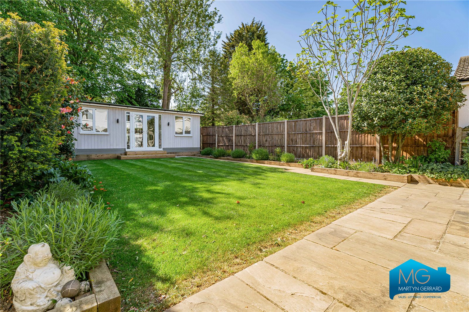 3 bedroom Semi-Detached House to rent - Martyn Gerrard