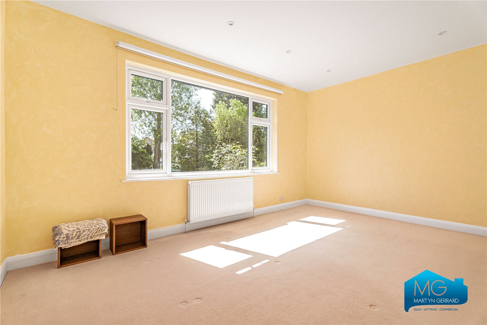 3 bedroom Semi-Detached House to rent - Martyn Gerrard