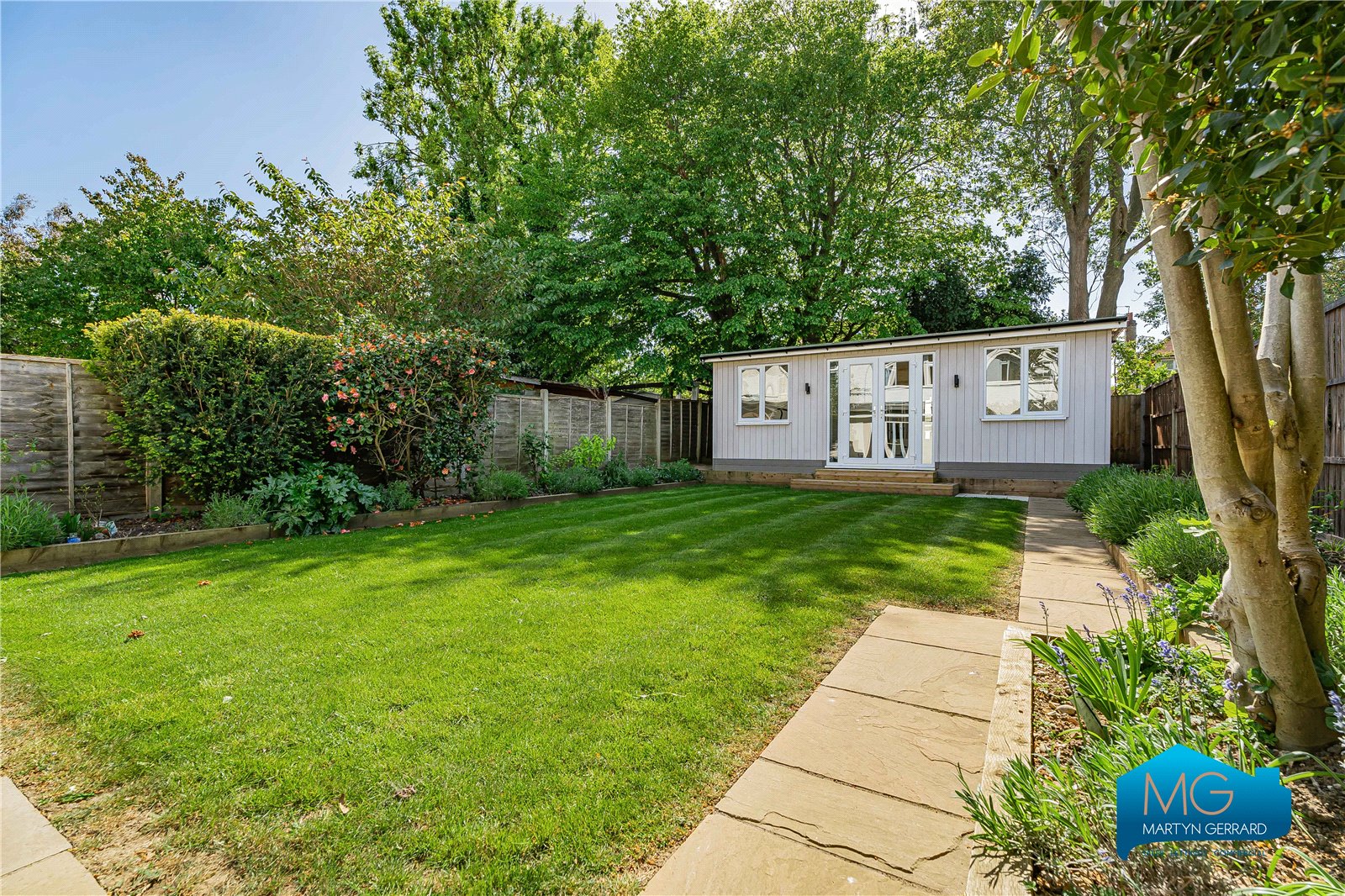 3 bedroom Semi-Detached House to rent - Martyn Gerrard