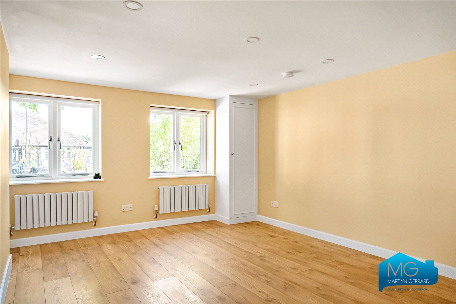 3 bedroom Semi-Detached House to rent - Martyn Gerrard