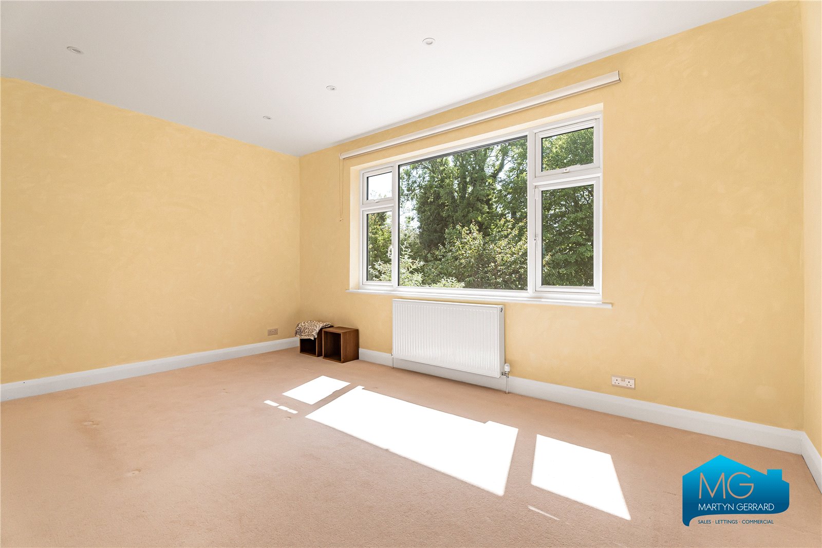 3 bedroom Semi-Detached House to rent - Martyn Gerrard