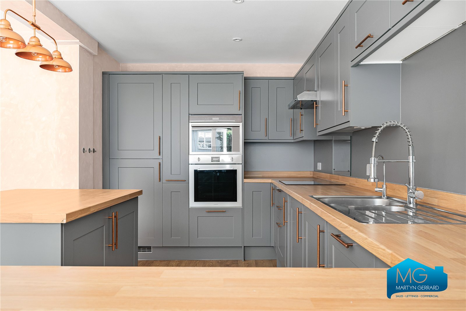 3 bedroom Semi-Detached House to rent - Martyn Gerrard