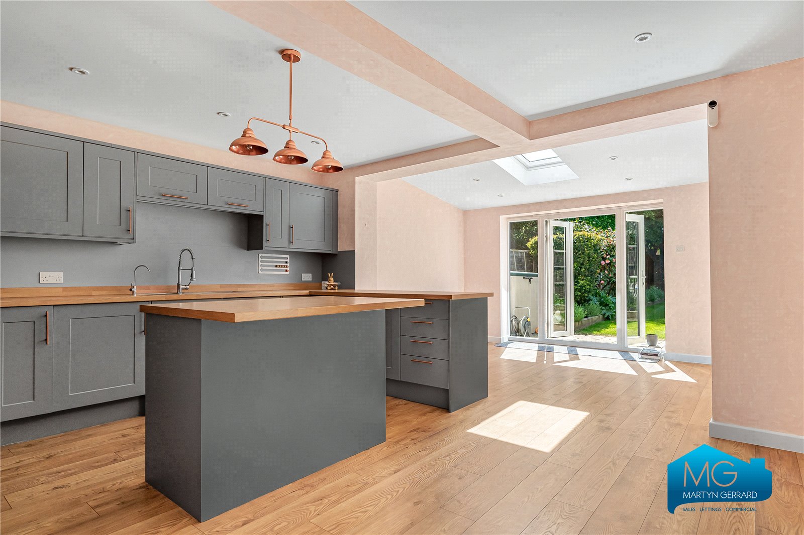 De Bohun Avenue, Southgate, London, N14+  - Martyn Gerrard
