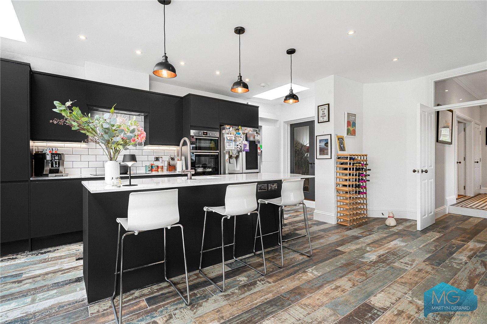 4 bedroom End of Terrace House for sale - Martyn Gerrard