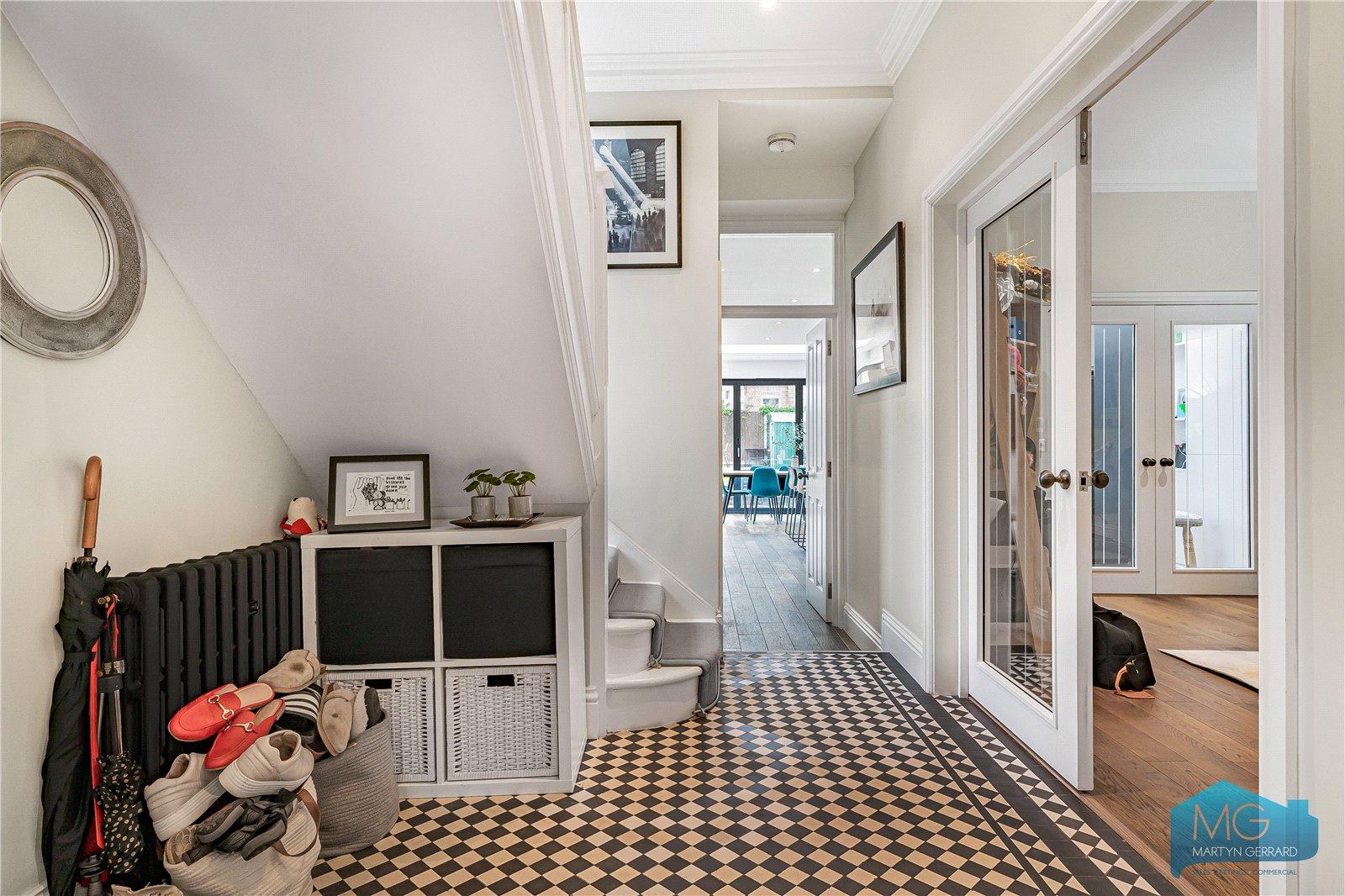 4 bedroom End of Terrace House for sale - Martyn Gerrard