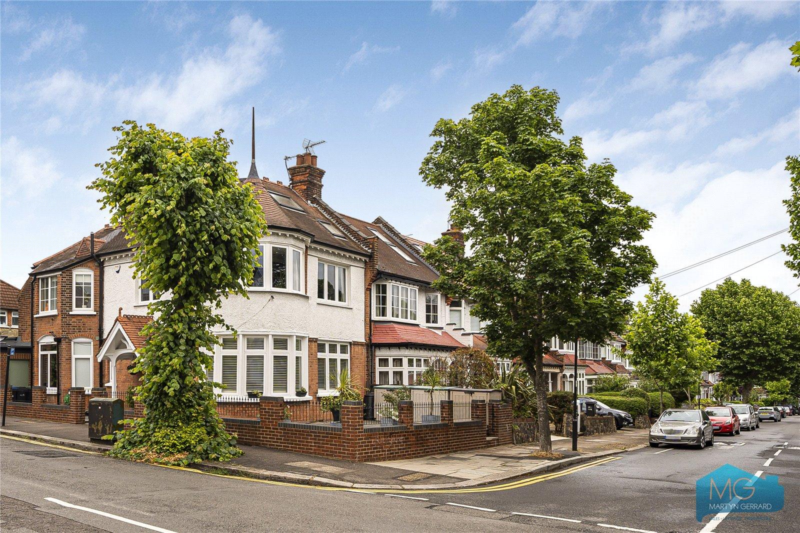 4 bedroom End of Terrace House for sale - Martyn Gerrard
