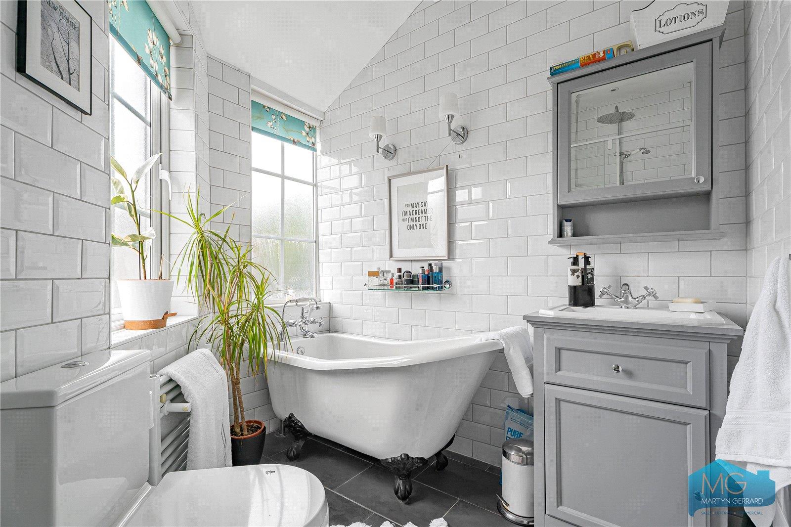 4 bedroom End of Terrace House for sale - Martyn Gerrard