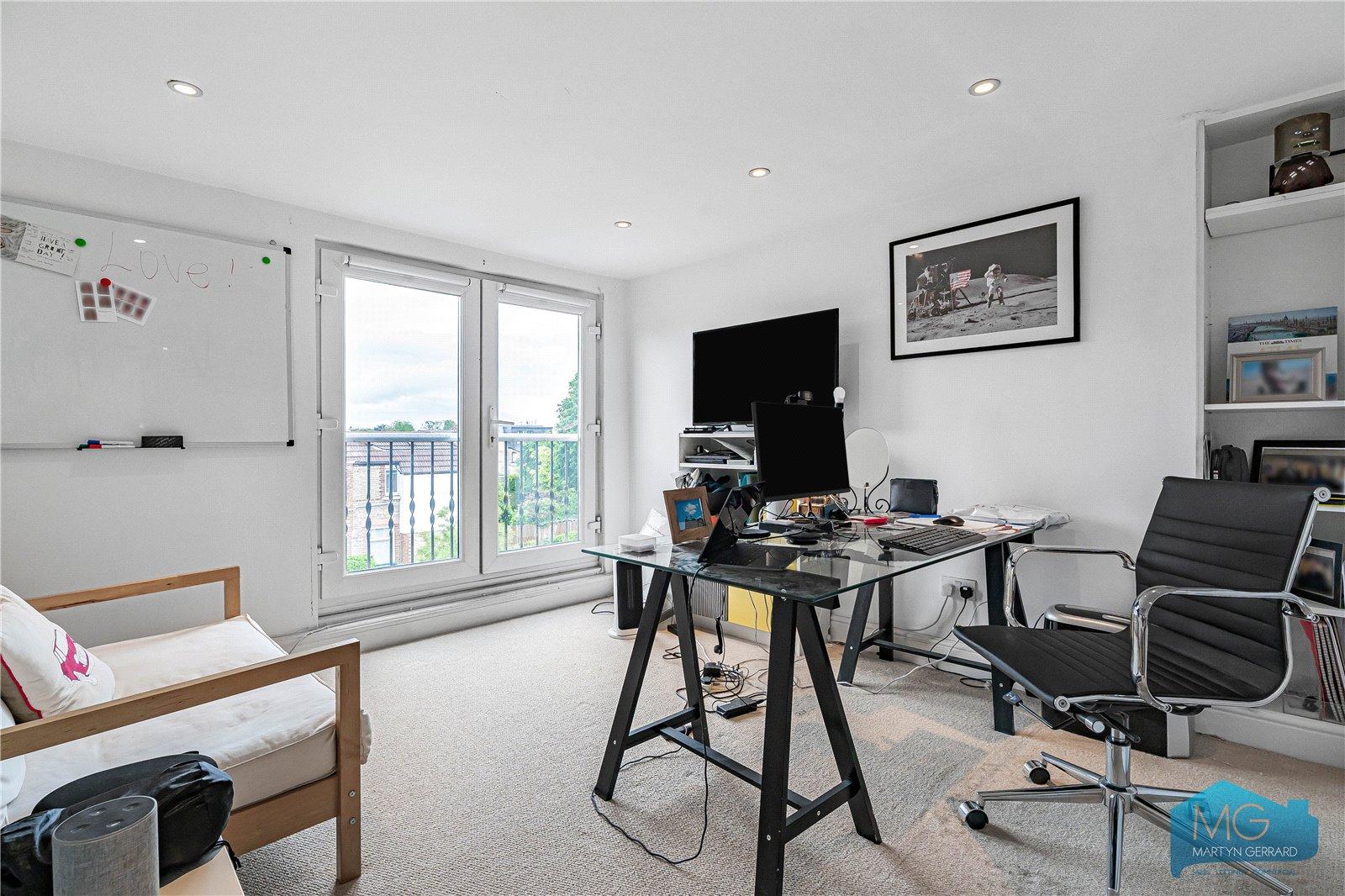 4 bedroom End of Terrace House for sale - Martyn Gerrard