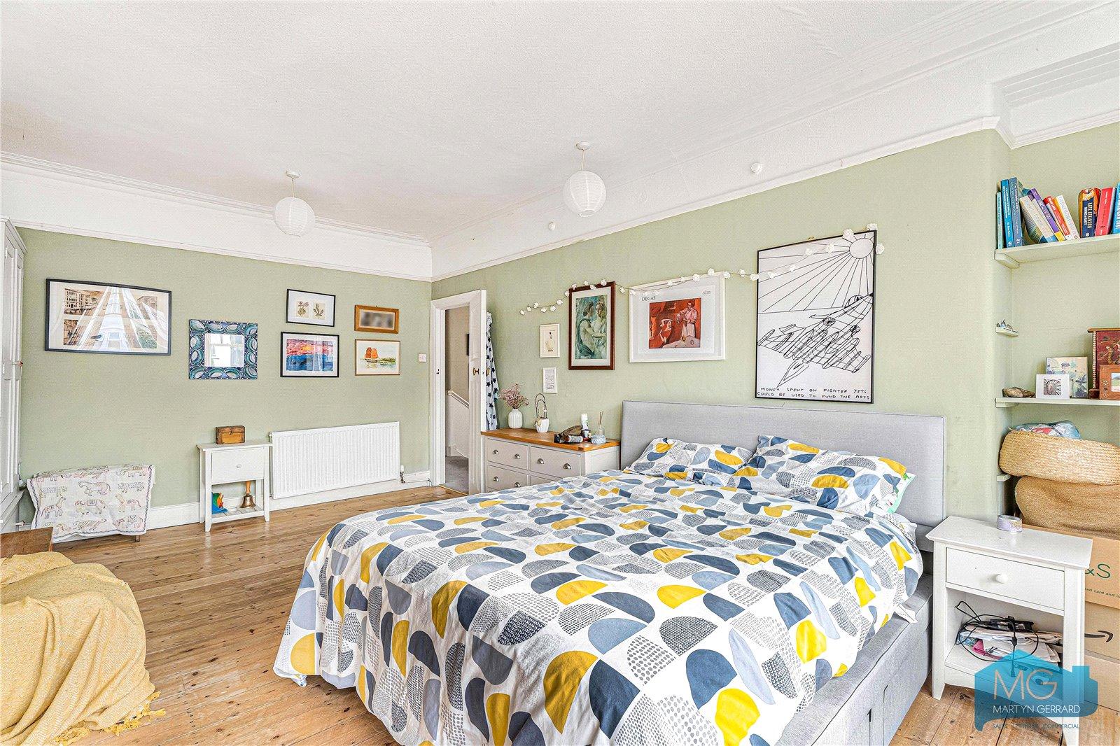 4 bedroom Terraced House for sale - Martyn Gerrard