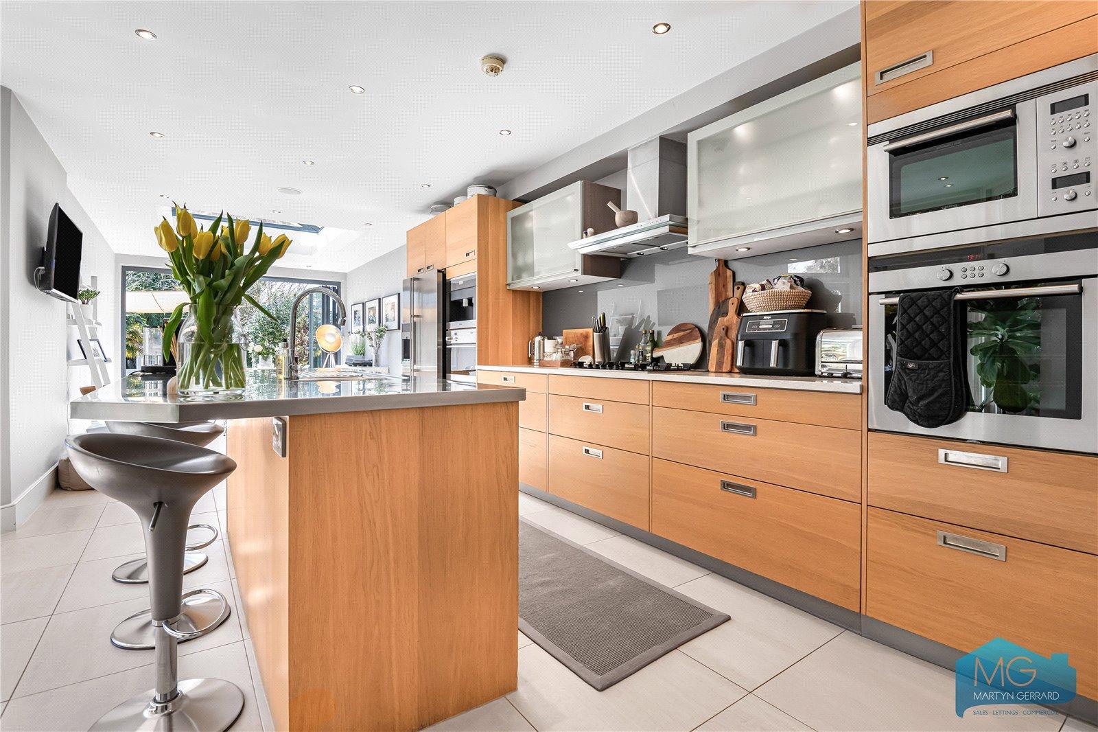5 bedroom Semi-Detached House for sale - Martyn Gerrard