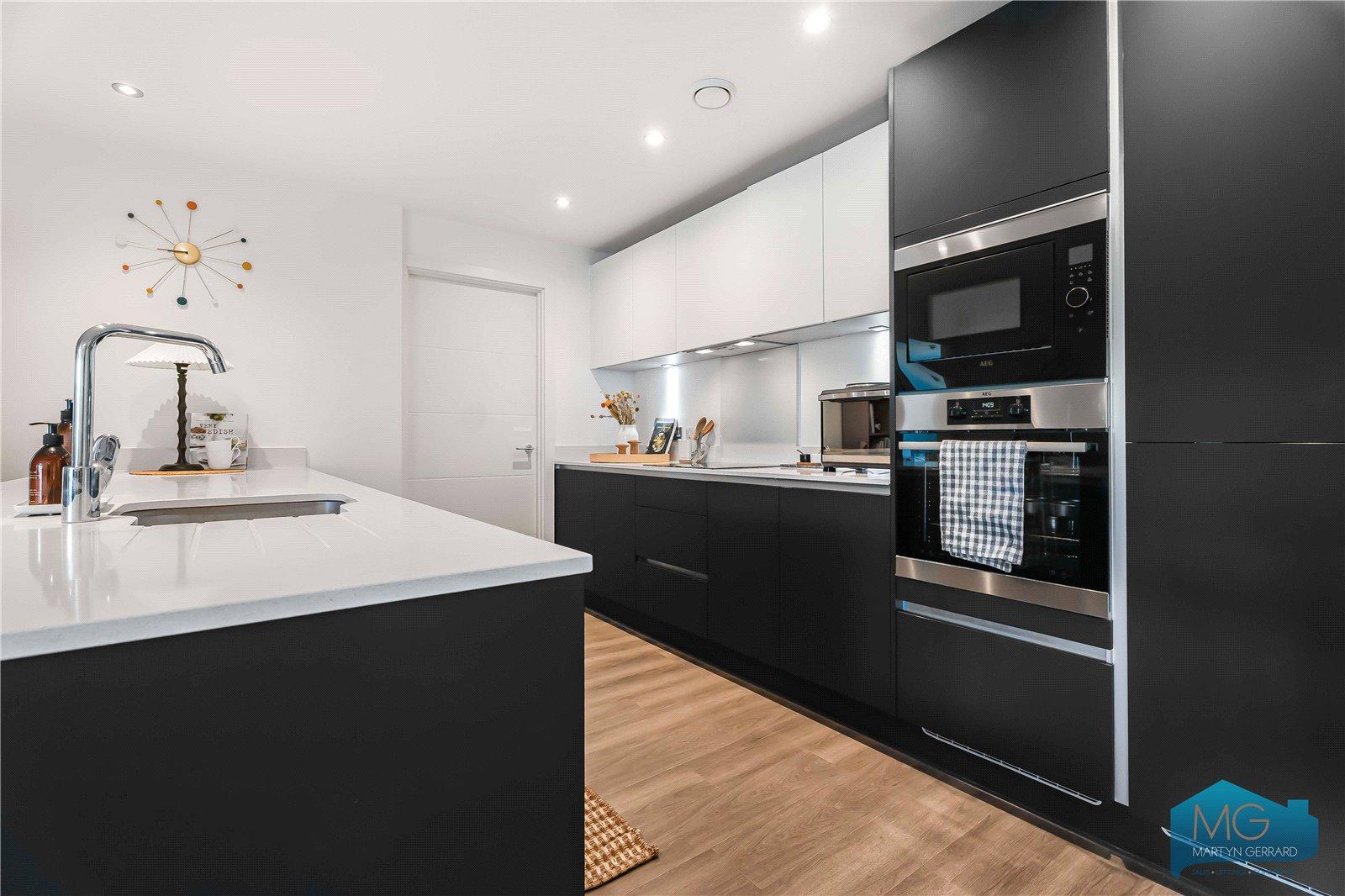 3 bedroom Apartment for sale - Martyn Gerrard