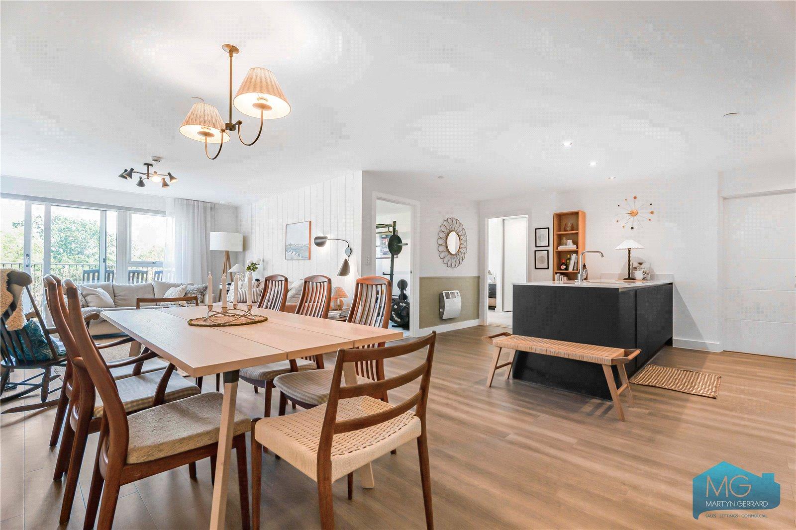 3 bedroom Apartment for sale - Martyn Gerrard