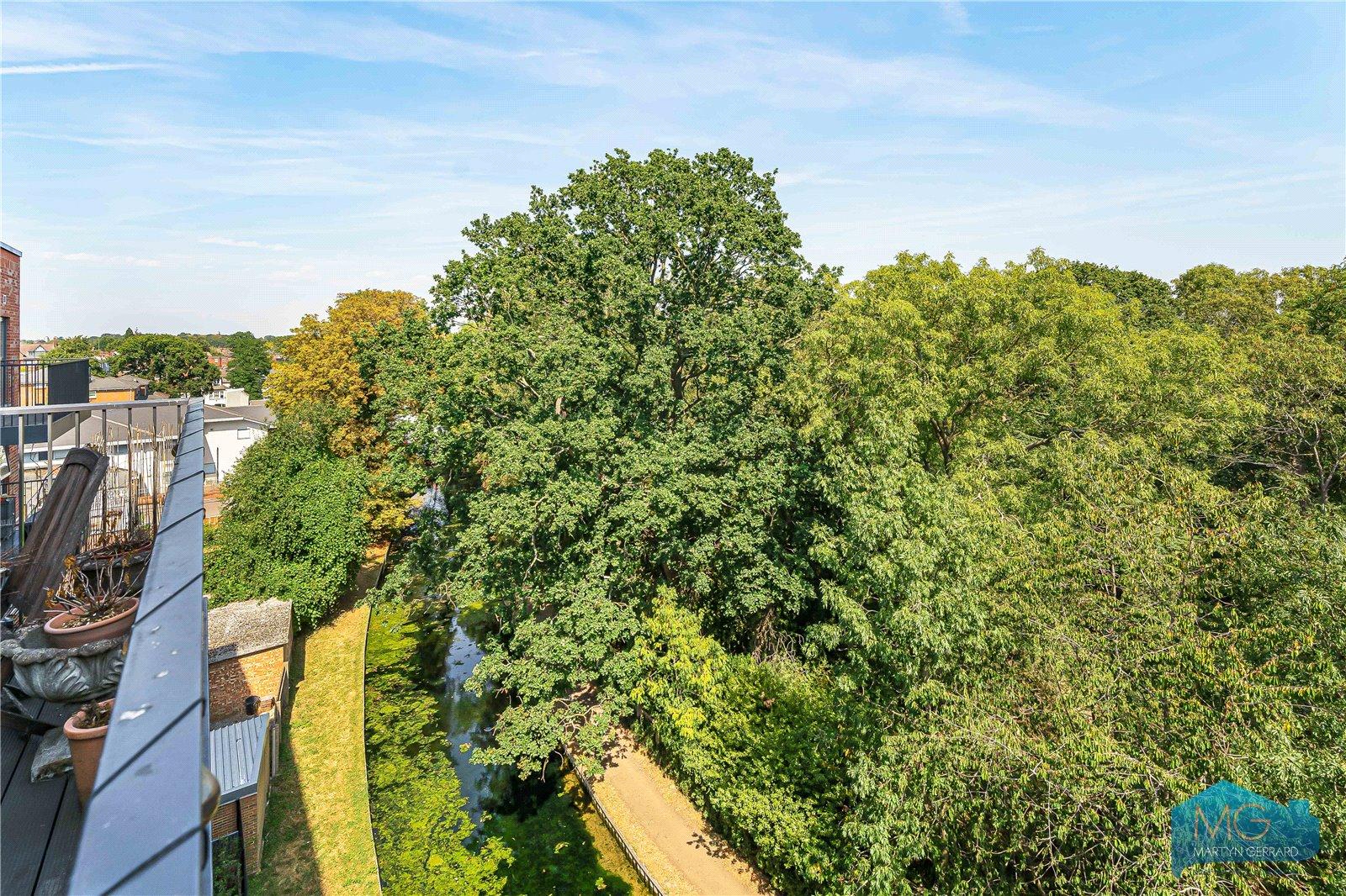 3 bedroom Apartment for sale - Martyn Gerrard