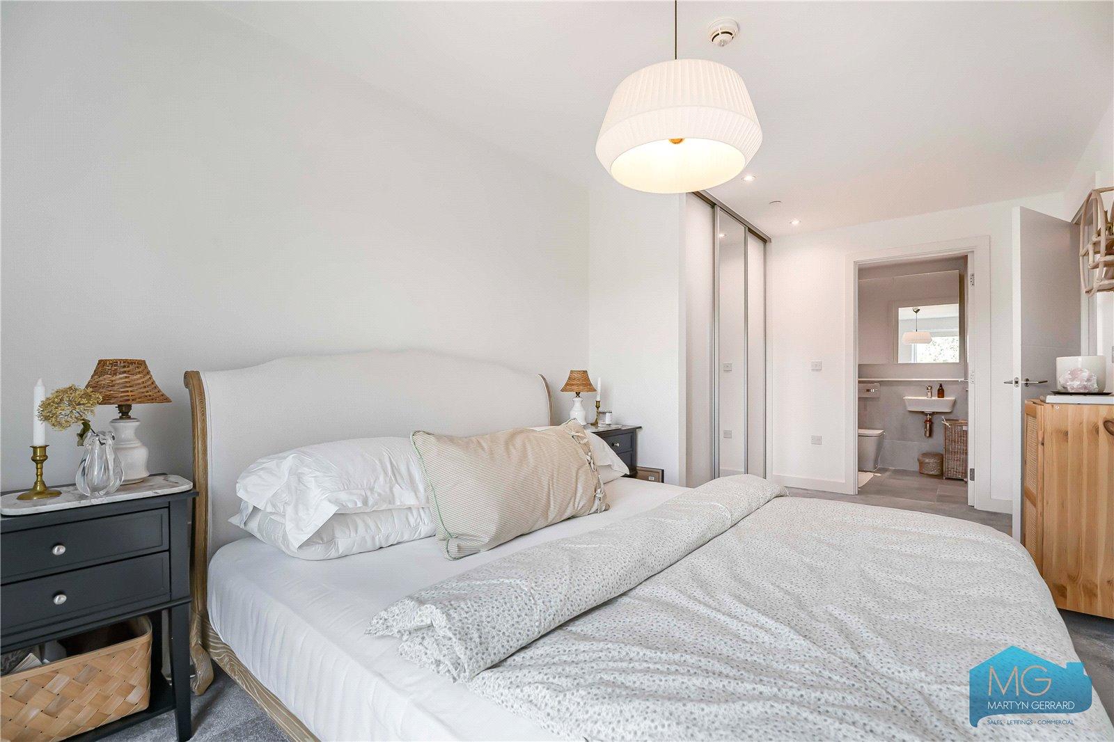 3 bedroom Apartment for sale - Martyn Gerrard