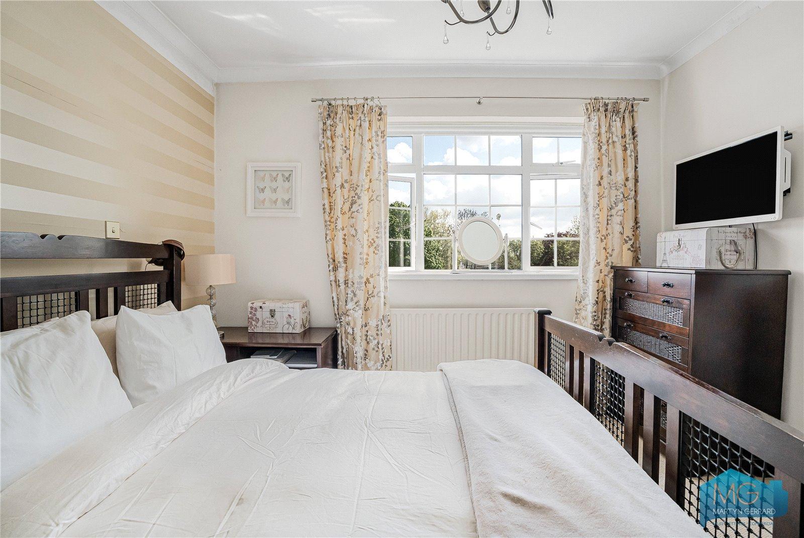 3 bedroom Apartment for sale - Martyn Gerrard