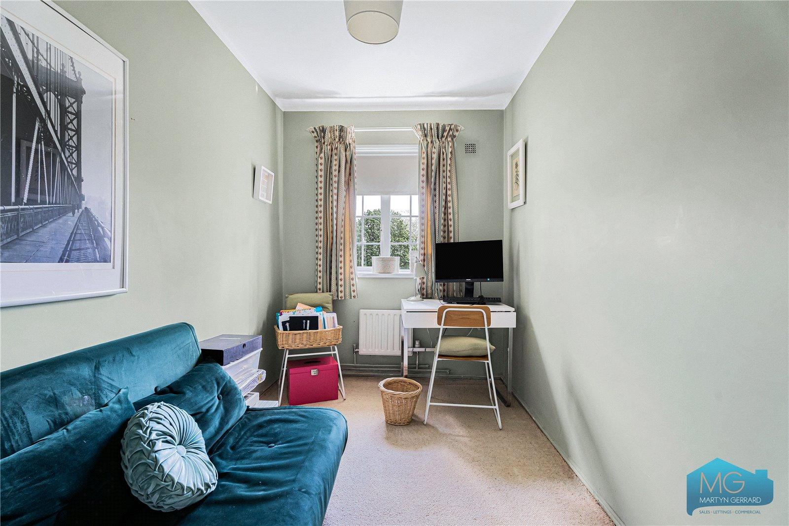 3 bedroom Apartment for sale - Martyn Gerrard