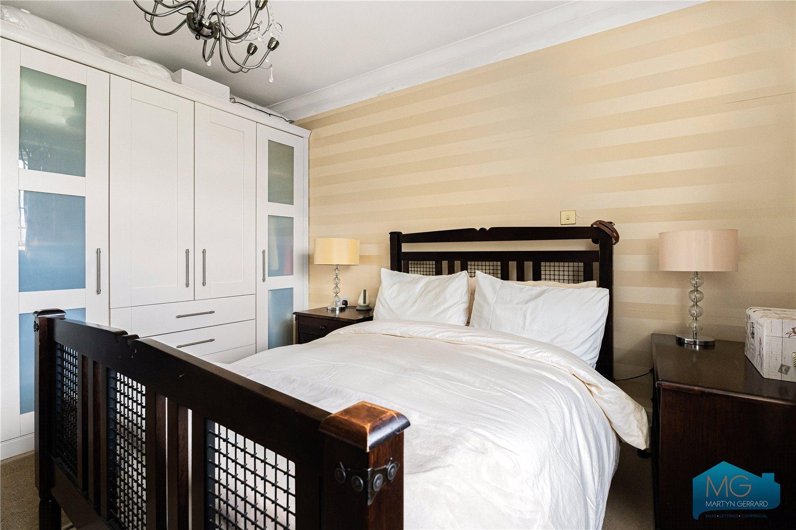 3 bedroom Apartment for sale - Martyn Gerrard