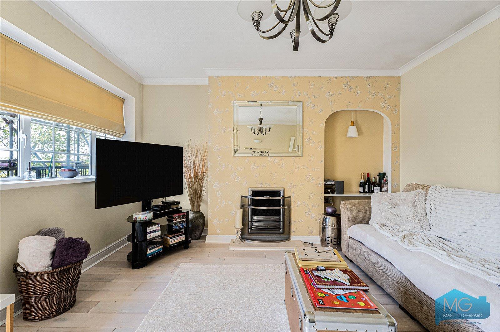 3 bedroom Apartment for sale - Martyn Gerrard