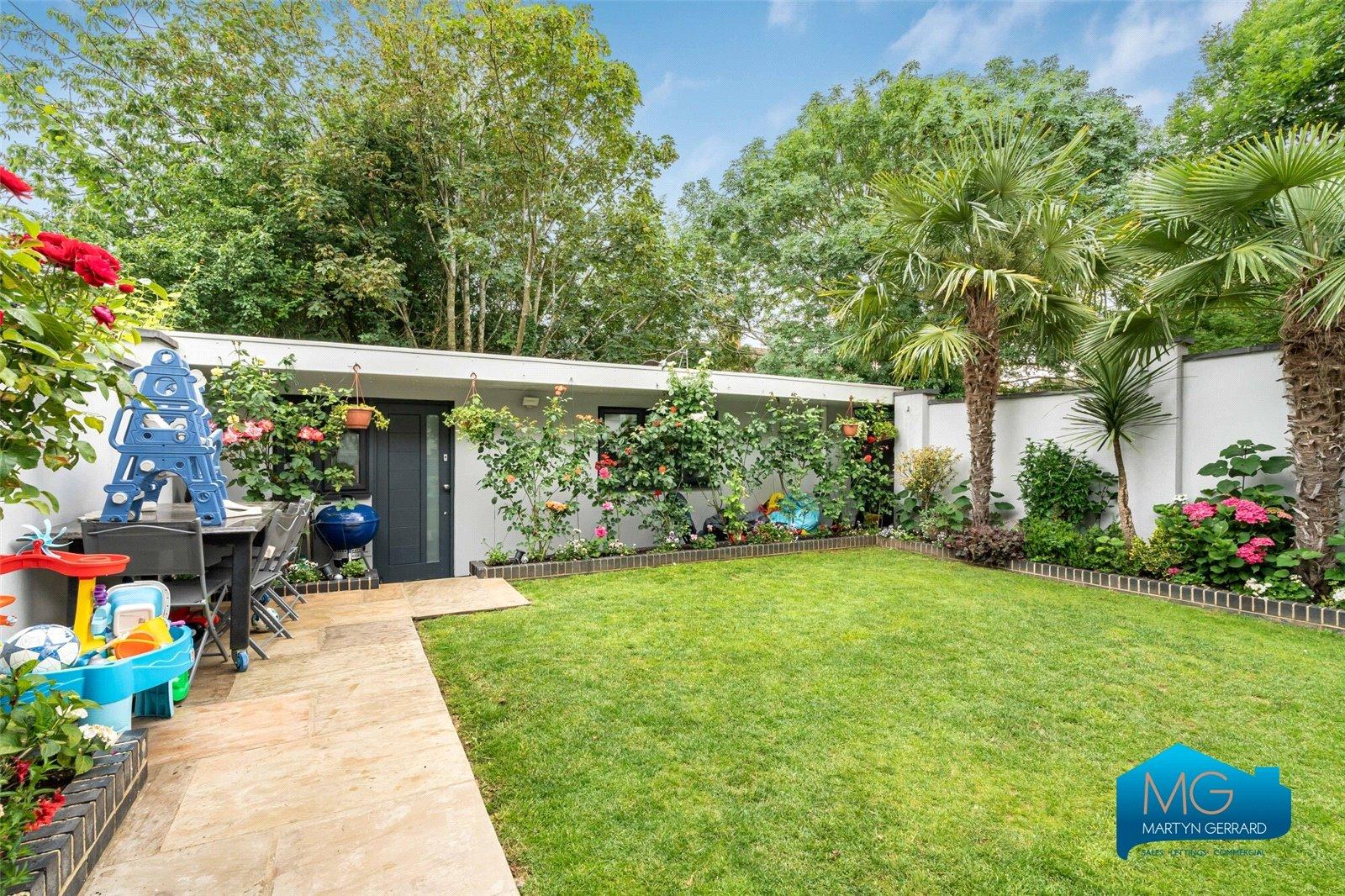 5 bedroom End of Terrace House to rent - Martyn Gerrard
