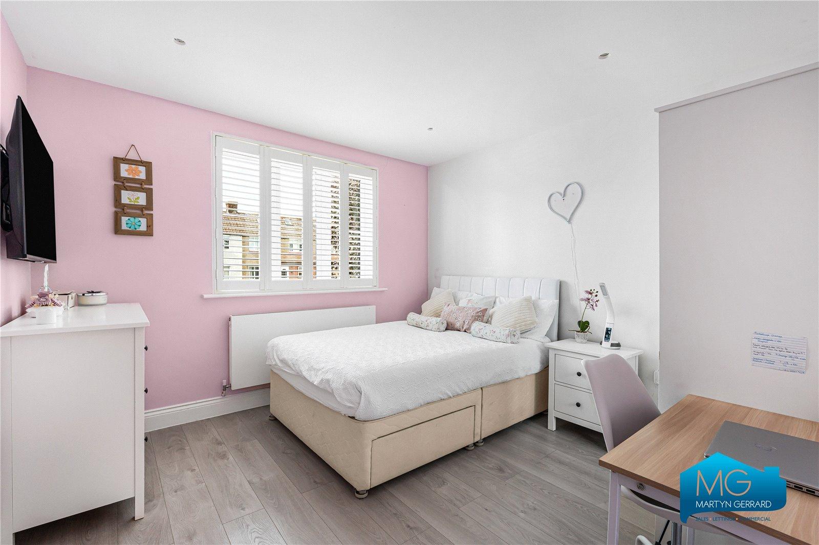 5 bedroom End of Terrace House to rent - Martyn Gerrard